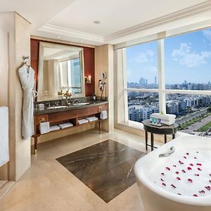 Suite executive